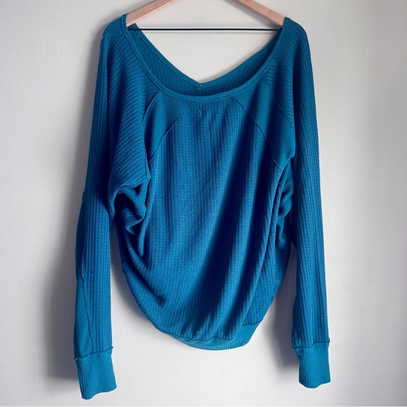 Free People Santa Clara Thermal Waffle Knit Blouse Overaized Size Medium - Picture 3 of 9